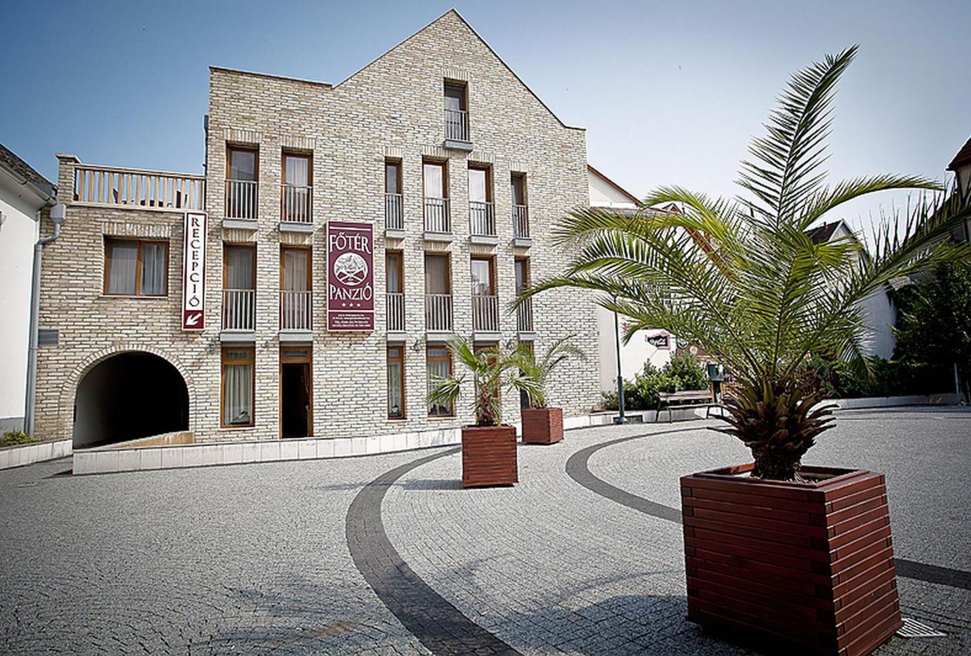Foter Panzio Hotel Baja Exterior foto